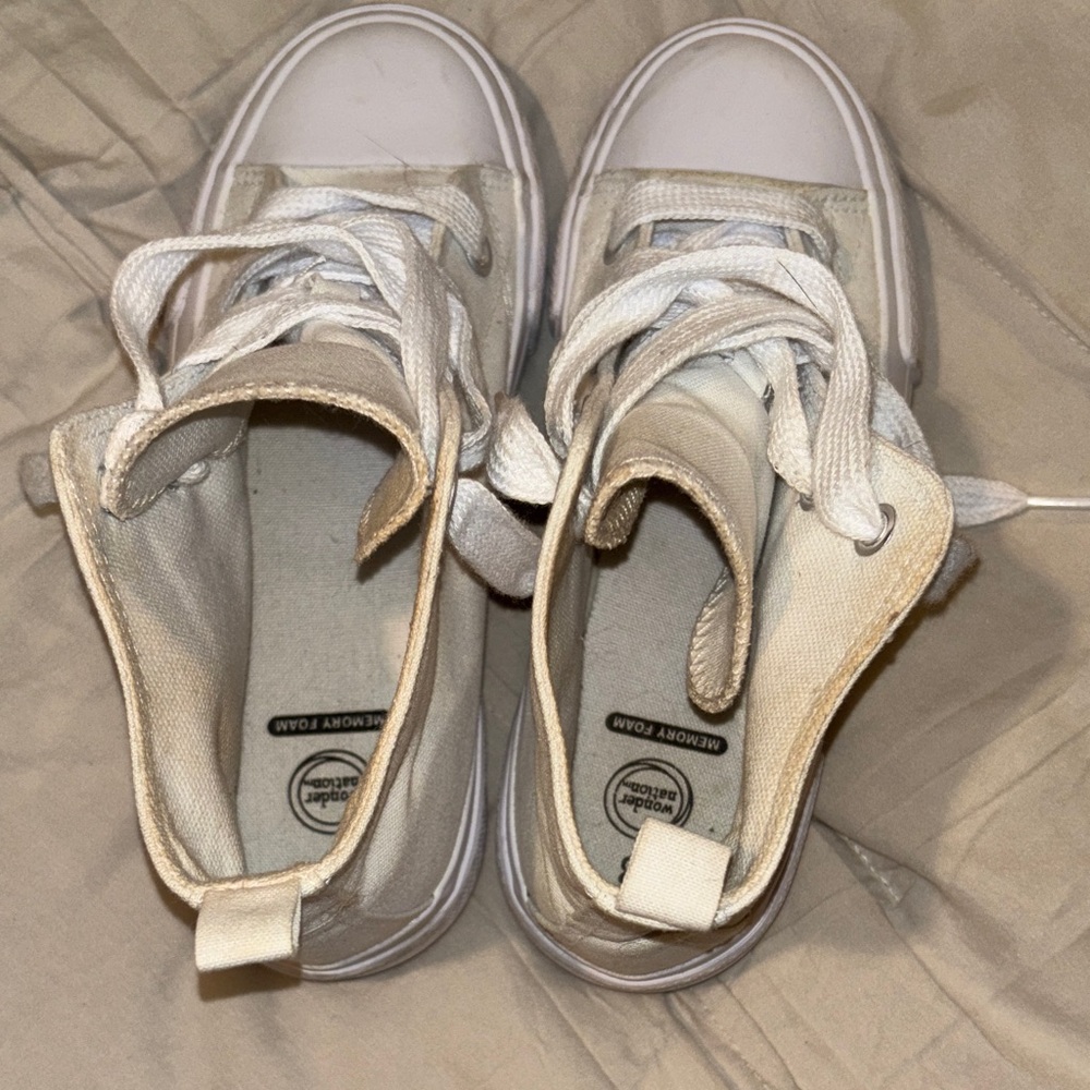 Chic White Kids Canvas High-Tops - Picture 5 of 7